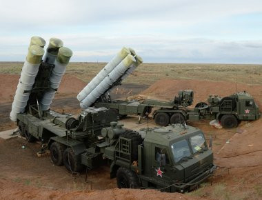 ΕΚΤΑΚΤΟ: «Εκλεισε η συμφωνία ύψους 2,5 δισ. δολ. για την αγορά 4 συστοιχιών S-400 από την Τουρκία» λέει το Bloomberg